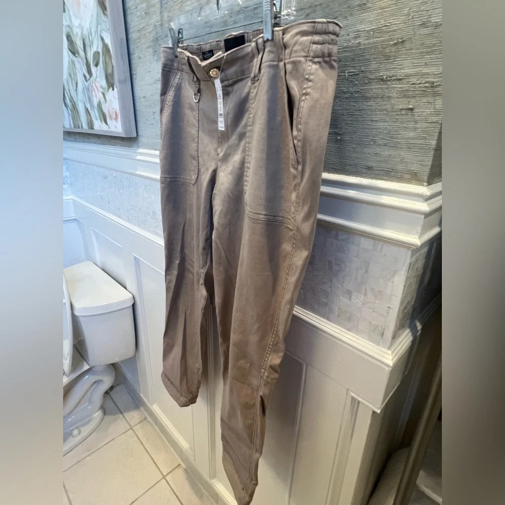 NWT new 14 WHBM mid rise everyday soft slim ankle utility pants sandstone tan
